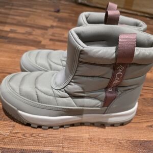 Columbia Gray Winter Boots